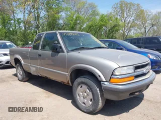 2001 Chevrolet S-10 LS with VIN 1GCDT19W41K181244, listed as a IAAI auction lot 42129845 with 183,368 mi miles and . Bid and sale history available at DreamBid. Image 12.
