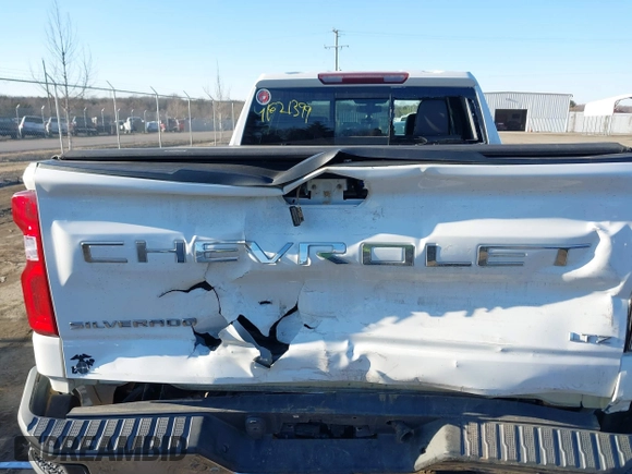 2020 Chevrolet Silverado 1500 LTZ with VIN 1GCUYGEDXLZ177976, listed as a IAAI auction lot 41621399 with 129,578 mi miles and . Bid and sale history available at DreamBid. Image 16.