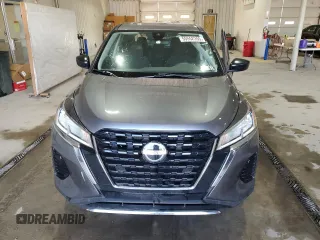 2022 Nissan Kicks S z VIN 3N1CP5BVXNL493178, wystawiony jako Copart lot #55552355 z przebiegiem 21 576 mil mil oraz Szkoda całkowita • Salvage title. Historia ofert i sprzedaży dostępna na DreamBid. Obrazek 5.