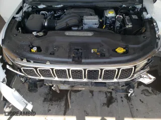 2022 Jeep Wagoneer Series III with VIN 1C4SJVDT2NS105108, listed as a Copart auction lot 57293563 with 22,180 mi miles. Bid and sale history available at carsss.com. Image 13.