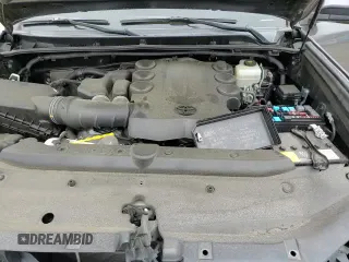2020 Toyota 4Runner SR5 с VIN JTEBU5JR9L5740074, выставлен на аукционе Copart как лот 67806295 с пробегом 60 178 миль миль и Списание • Salvage title. История ставок и продаж доступна на DreamBid. Изображение 14.
