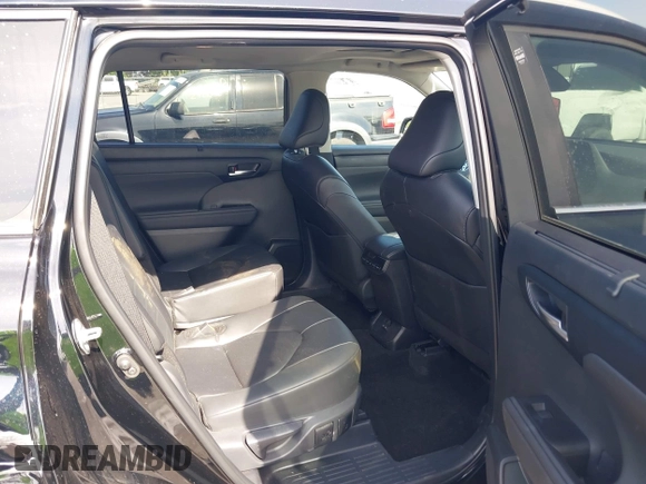 2024 Toyota Highlander LE with VIN 5TDKDRBH2RS570175, listed as a IAAI auction lot 42134337 with 26,887 mi miles and . Bid and sale history available at DreamBid. Image 8.