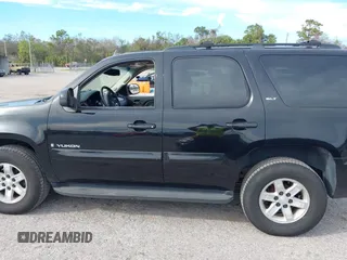 2009 GMC Yukon SLT 4SB with VIN 1GKFK33049R209059, listed as a IAAI auction lot 41673686 with 206,570 mi miles and . Bid and sale history available at DreamBid. Image 14.