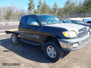 2000 Toyota Tundra SR5 with VIN 5TBBT4412YS020908, listed as a IAAI auction lot 41787247 with 190,156 mi miles. Bid and sale history available at carsss.com. Image 1.