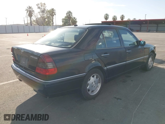 2000 Mercedes-Benz C 230 Kompressor z VIN WDBHA24G4YA799207, wystawiony jako IAAI lot #42010800 z przebiegiem 126 478 mil mil oraz . Historia ofert i sprzedaży dostępna na DreamBid. Obrazek 4.