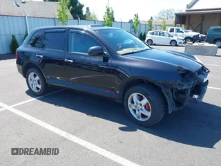 2006 Porsche Cayenne S z VIN WP1AB29P96LA64327, wystawiony jako IAAI lot #42084780 z przebiegiem 110 345 mil mil oraz . Historia ofert i sprzedaży dostępna na DreamBid. Obrazek 1.