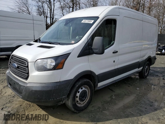 2018 Ford Transit with VIN 1FTYR2CM6JKB24072, listed as a Copart auction lot 44672085 with 61,641 mi miles and Clean Title. Bid and sale history available at carsss.com. Image 1.