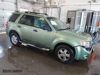 2008 Ford Escape XLT with VIN 1FMCU03148KA78749, listed as a IAAI auction lot 41745418 with 181,439 mi miles. Bid and sale history available at carsss.com. Image 1.