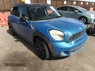 2011 MINI Countryman S z VIN WMWZC3C58BWL78359, wystawiony jako IAAI lot #41867314 z przebiegiem 122 196 mil mil oraz . Historia ofert i sprzedaży dostępna na DreamBid. Obrazek 1.