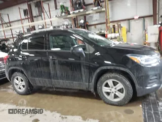 2021 Chevrolet Trax LT with VIN KL7CJPSB5MB353097, listed as a IAAI auction lot 41618376 with 98,082 mi miles. Bid and sale history available at carsss.com. Image 13.