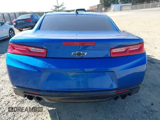 2018 Chevrolet Camaro 1LT with VIN 1G1FB1RS6J0150932, listed as a IAAI auction lot 42002178 with 30,530 mi miles. Bid and sale history available at carsss.com. Image 16.