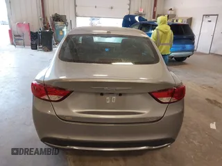 2015 Chrysler 200 Limited z VIN 1C3CCCAB1FN679279, wystawiony jako IAAI lot #42070078 z przebiegiem 149 608 mil mil oraz . Historia ofert i sprzedaży dostępna na DreamBid. Obrazek 16.