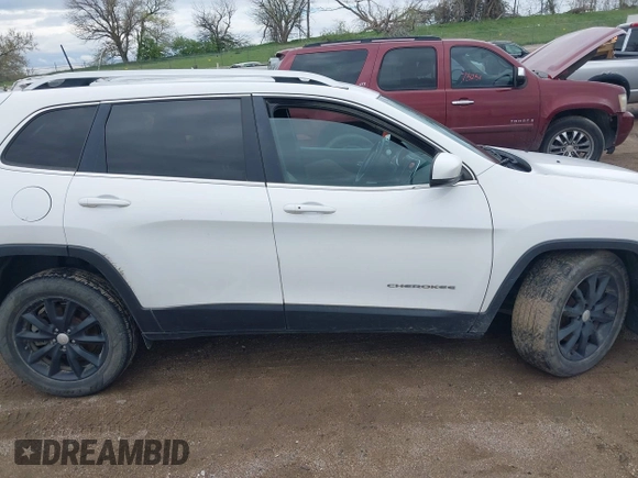 2018 Jeep Cherokee Limited с VIN 1C4PJMDB8JD609815, выставлен на аукционе IAAI как лот 42181109 с пробегом 157 375 миль миль и . История ставок и продаж доступна на DreamBid. Изображение 13.