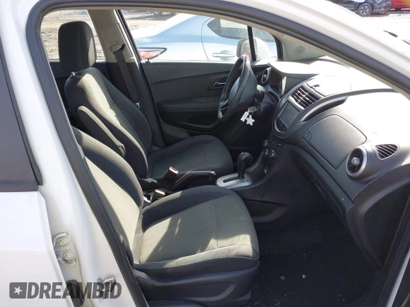 2016 Chevrolet Trax LS with VIN 3GNCJKSB3GL267030, listed as a IAAI auction lot 41485429 with 126,301 mi miles. Bid and sale history available at carsss.com. Image 5.