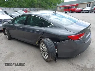 2015 Chrysler 200 C z VIN 1C3CCCEG4FN512713, wystawiony jako IAAI lot #42285227 z przebiegiem 109 379 mil mil oraz . Historia ofert i sprzedaży dostępna na DreamBid. Obrazek 3.