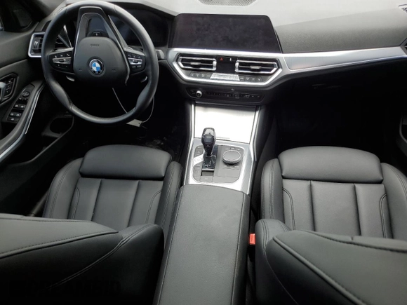 2021 BMW 3 Series 330i xDrive with VIN WBA5R7C02MFK43728, listed as a Copart auction lot 49215604 with 25,903 mi miles. Bid and sale history available at carsss.com. Image 8.