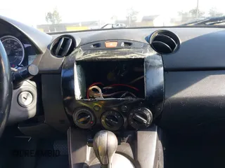 2011 Mazda 2 Touring с VIN JM1DE1HZ7B0107688, выставлен на аукционе IAAI как лот 42323980 с пробегом 123 289 миль миль и . История ставок и продаж доступна на DreamBid. Изображение 6.