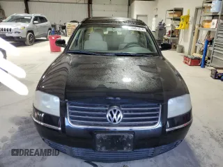 2001 Volkswagen Passat z VIN WVWPH63B61P275520, wystawiony jako Copart lot #86681814 z przebiegiem 142 184 mil mil oraz Szkoda całkowita • Salvage title. Historia ofert i sprzedaży dostępna na DreamBid. Obrazek 5.