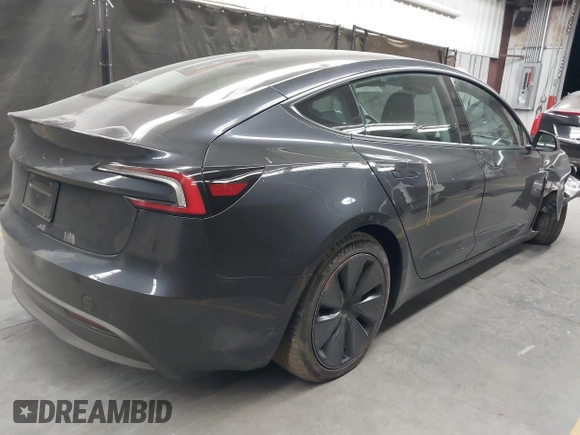 2025 Tesla Model 3 Long Range with VIN 5YJ3E1EA4SF952168, listed as a IAAI auction lot 42281783 with 3,926 mi miles and . Bid and sale history available at DreamBid. Image 4.