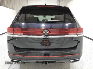 2024 Volkswagen Atlas SE z VIN 1V2HR2CA3RC539232, wystawiony jako Copart lot #55535045 z przebiegiem 33 757 mil mil oraz Czysty tytuł • Clean title. Historia ofert i sprzedaży dostępna na DreamBid. Obrazek 6.