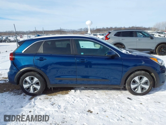 2018 Kia Niro LX with VIN KNDCB3LC3J5210563, listed as a IAAI auction lot 41570690 with 102,613 mi miles. Bid and sale history available at carsss.com. Image 13.