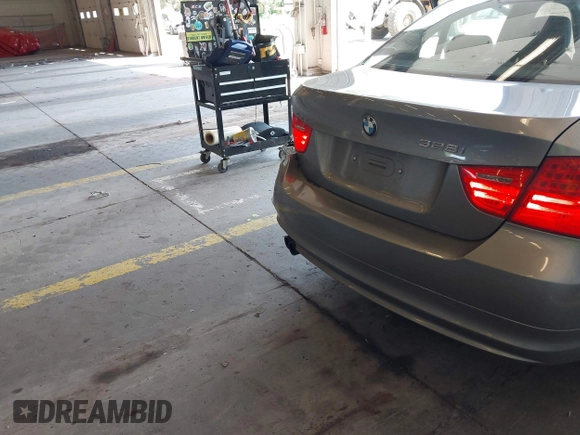 2011 BMW 3 Series 328i xDrive with VIN WBAPK5C54BA653857, listed as a IAAI auction lot 42227242 with 204,817 mi miles and . Bid and sale history available at DreamBid. Image 15.
