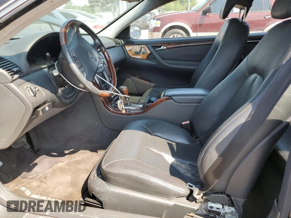 2001 Mercedes-Benz CL AMG z VIN WDBPJ73J61A011135, wystawiony jako Copart lot #59703305 z przebiegiem Nie podano mil oraz Czysty tytuł • Clean title. Historia ofert i sprzedaży dostępna na DreamBid. Obrazek 7.