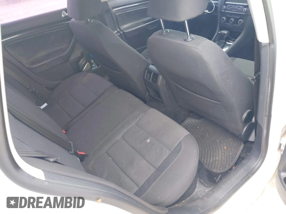2011 Volkswagen Jetta SE with VIN 3VWPX7AJ5BM601475, listed as a IAAI auction lot 42633458 with Not provided miles and . Bid and sale history available at DreamBid. Image 8.