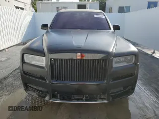 2022 Rolls-Royce Cullinan z VIN SLATV4C02NU214934, wystawiony jako Copart lot #78693434 z przebiegiem 1 444 mil mil oraz Szkoda całkowita • Salvage title. Historia ofert i sprzedaży dostępna na DreamBid. Obrazek 5.