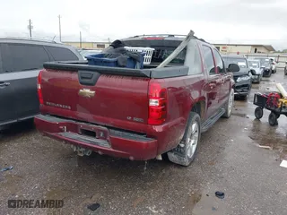 2008 Chevrolet Avalanche LT w/3LT with VIN 3GNEC12008G113297, listed as a IAAI auction lot 41849301 with 249,827 mi miles. Bid and sale history available at carsss.com. Image 4.