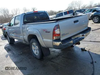 2013 Toyota Tacoma with VIN 3TMMU4FN8DM054973, listed as a IAAI auction lot 41659232 with 113,734 mi miles. Bid and sale history available at carsss.com. Image 3.