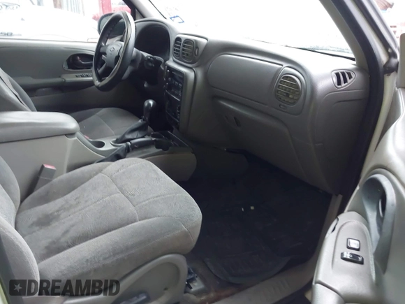 2004 Chevrolet TrailBlazer LT with VIN 1GNDS13S042374575, listed as a IAAI auction lot 42024901 with 237,510 mi miles and . Bid and sale history available at DreamBid. Image 5.