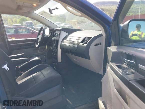 2010 Dodge Grand Caravan SE with VIN 2D4RN4DE0AR264237, listed as a IAAI auction lot 42133315 with 157,809 mi miles and . Bid and sale history available at DreamBid. Image 5.
