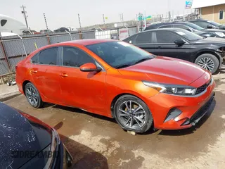 2022 Kia Forte LXS z VIN 3KPF24AD8NE434985, wystawiony jako IAAI lot #41797267 z przebiegiem 50 704 mil mil oraz . Historia ofert i sprzedaży dostępna na DreamBid. Obrazek 13.