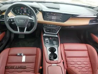 2024 Audi e-tron GT Premium Plus z VIN WAUFJBFW0R7000208, wystawiony jako Copart lot #49434575 z przebiegiem 7765 mil mil oraz Szkody całkowita. Historia ofert i sprzedaży dostępna na DreamBid. Obrazek 8.