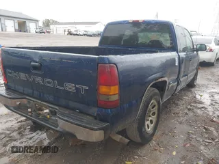 2000 Chevrolet Silverado 1500 with VIN 2GCEC19V0Y1255331, listed as a IAAI auction lot 40441563 with 282,464 mi miles. Bid and sale history available at carsss.com. Image 4.