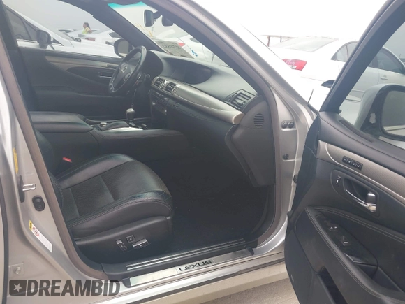 2013 Lexus LS 460 z VIN JTHCL5EF7D5017562, wystawiony jako IAAI lot #41740892 z przebiegiem 165 561 mil mil oraz . Historia ofert i sprzedaży dostępna na DreamBid. Obrazek 5.