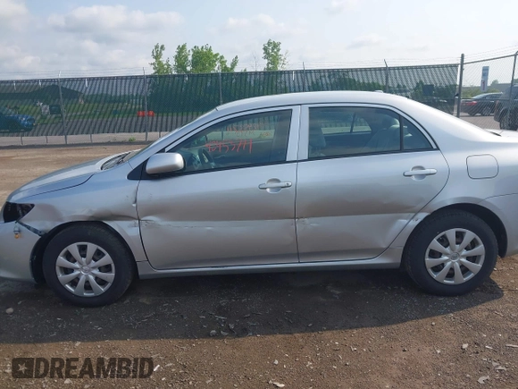 2010 Toyota Corolla z VIN 2T1BU4EE9AC263734, wystawiony jako IAAI lot #42453711 z przebiegiem 87 909 mil mil oraz . Historia ofert i sprzedaży dostępna na DreamBid. Obrazek 6.