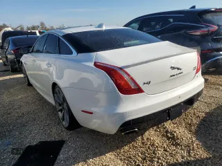 2019 Jaguar XJ with VIN SAJWJ1CD6K8W20725, listed as a Copart auction lot 76631854 with 25,261 mi miles and Salvage Title. Bid and sale history available at carsss.com. Image 2.