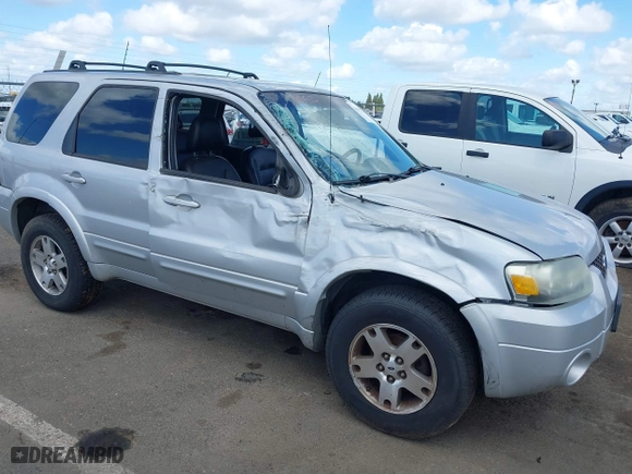 2005 Ford Escape Limited with VIN 1FMYU04165KB19009, listed as a IAAI auction lot 39055762 with 180,484 mi miles. Bid and sale history available at carsss.com. Image 1.