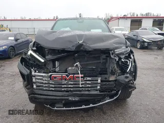 2024 GMC Canyon 4WD Denali with VIN 1GTP6FEK8R1133039, listed as a IAAI auction lot 41398204 with 7,735 mi miles and . Bid and sale history available at carsss.com. Image 6.