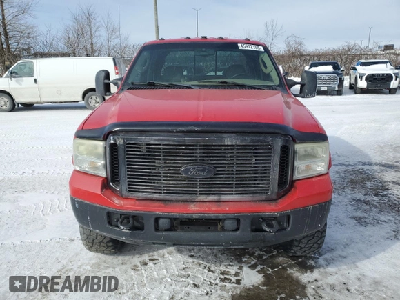 2006 Ford F-350 XL z VIN 1FTWW31PX6ED25708, wystawiony jako Copart lot #45972105 z przebiegiem 253 961 mil mil oraz Szkoda całkowita • Salvage title. Historia ofert i sprzedaży dostępna na DreamBid. Obrazek 5.