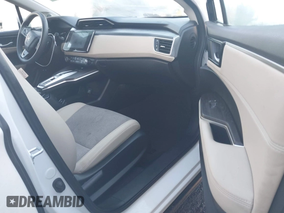 2018 Honda Clarity z VIN JHMZC5F11JC013866, wystawiony jako IAAI lot #38266703 z przebiegiem 97 522 mil mil oraz . Historia ofert i sprzedaży dostępna na DreamBid. Obrazek 5.