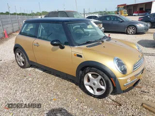 2004 MINI Hardtop z VIN WMWRC33404TJ55065, wystawiony jako IAAI lot #42273634 z przebiegiem 114 747 mil mil oraz . Historia ofert i sprzedaży dostępna na DreamBid. Obrazek 1.