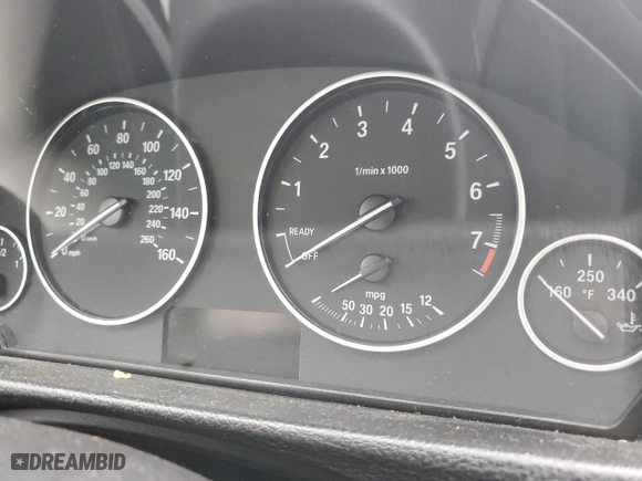 2014 BMW 3 Series 320i xDrive with VIN WBA3C3C55EF984079, listed as a Copart auction lot 86323894 with 0 mi miles and Salvage Title. Bid and sale history available at carsss.com. Image 9.