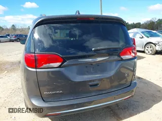 2018 Chrysler Pacifica Touring L with VIN 2C4RC1BG4JR204161, listed as a IAAI auction lot 41737734 with 87,323 mi miles and . Bid and sale history available at DreamBid. Image 17.