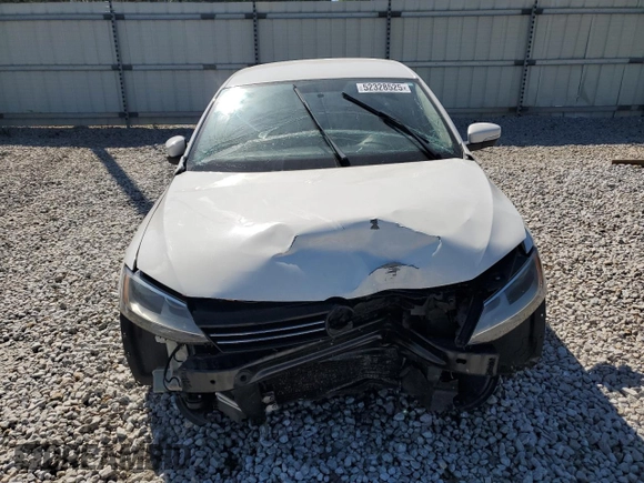 2013 Volkswagen Jetta SE with VIN 3VWDP7AJ7DM284045, listed as a Copart auction lot 52328525 with Not provided miles and Salvage title. Bid and sale history available at DreamBid. Image 5.