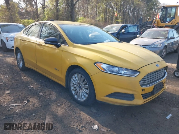 2015 Ford Fusion SE Hybrid with VIN 3FA6P0LU5FR255505, listed as a IAAI auction lot 42104362 with 399,115 mi miles. Bid and sale history available at carsss.com. Image 1.