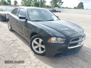2013 Dodge Charger SE z VIN 2C3CDXBG4DH678292, wystawiony jako IAAI lot #42254453 z przebiegiem 269 450 mil mil oraz . Historia ofert i sprzedaży dostępna na DreamBid. Obrazek 1.