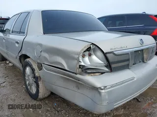 2009 Mercury Grand Marquis LS with VIN 2MEHM75V59X619114, listed as a IAAI auction lot 41685732 with 177,484 mi miles and . Bid and sale history available at DreamBid. Image 6.